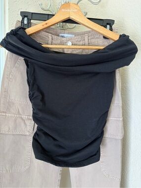 Abercrombie & Fitch black scoop neck top Women’s XXS